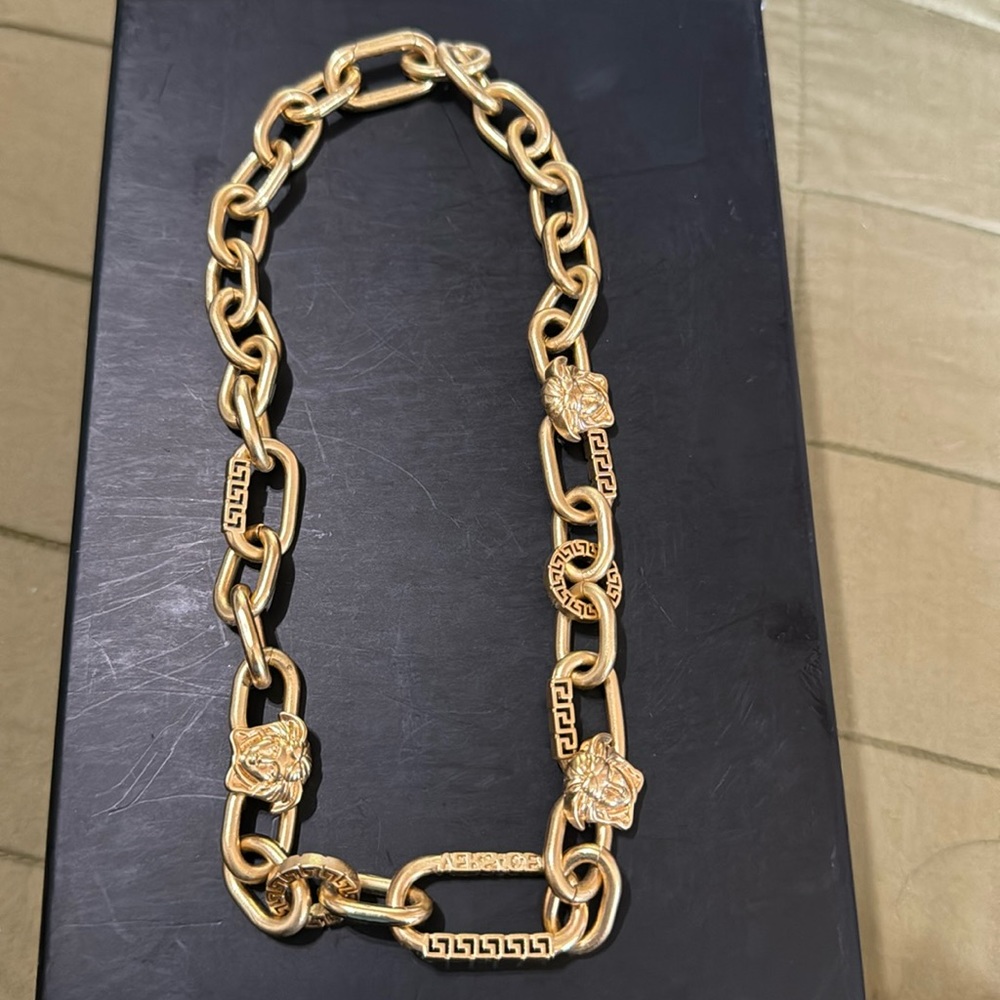 Beautiful necklace or chocker